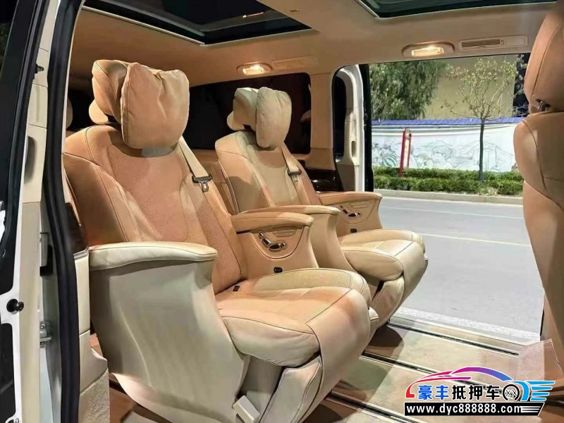 16年奔驰V轿车抵押车出售