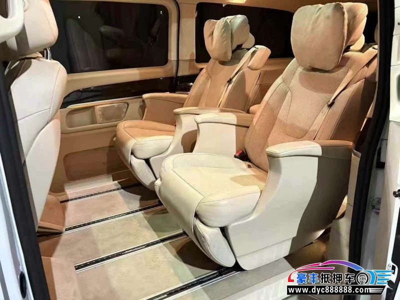 16年奔驰V轿车抵押车出售