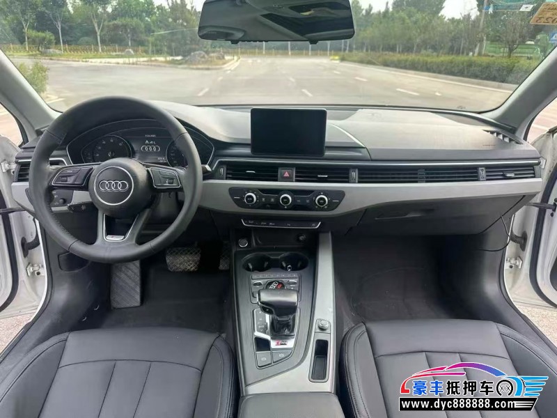 17年奥迪A4L轿车抵押车出售