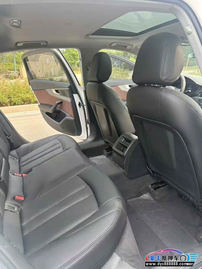 17年奥迪A4L轿车抵押车出售