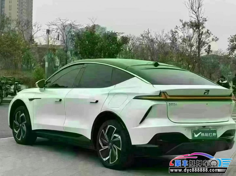 23年非凡R7轿车抵押车出售