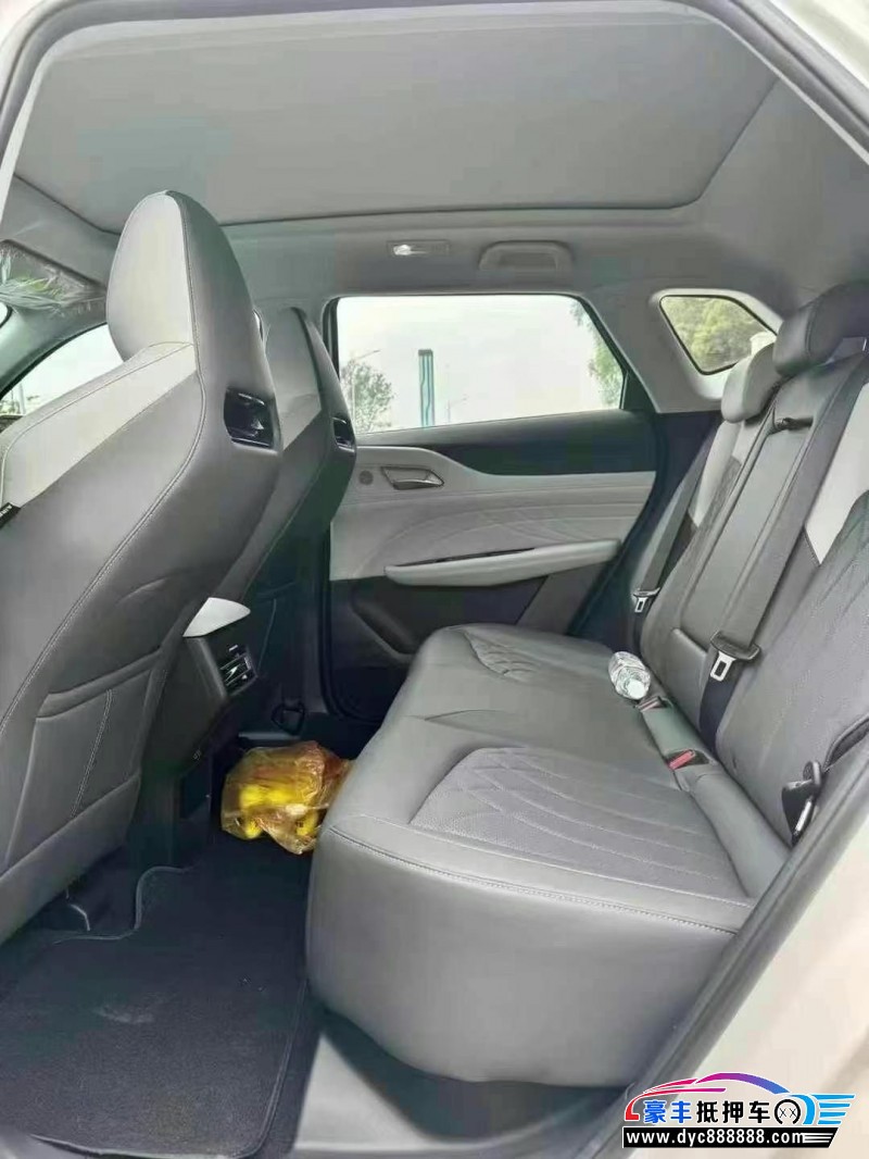 25年长安长安UNI轿车抵押车出售