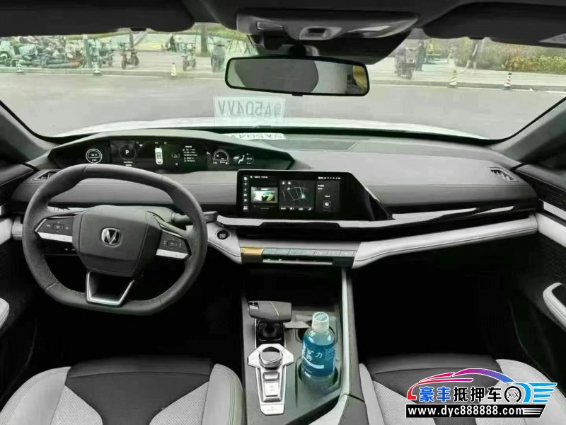 25年长安长安UNI轿车抵押车出售