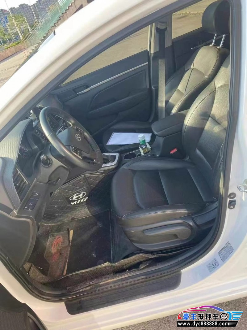 20年现代领动轿车抵押车出售