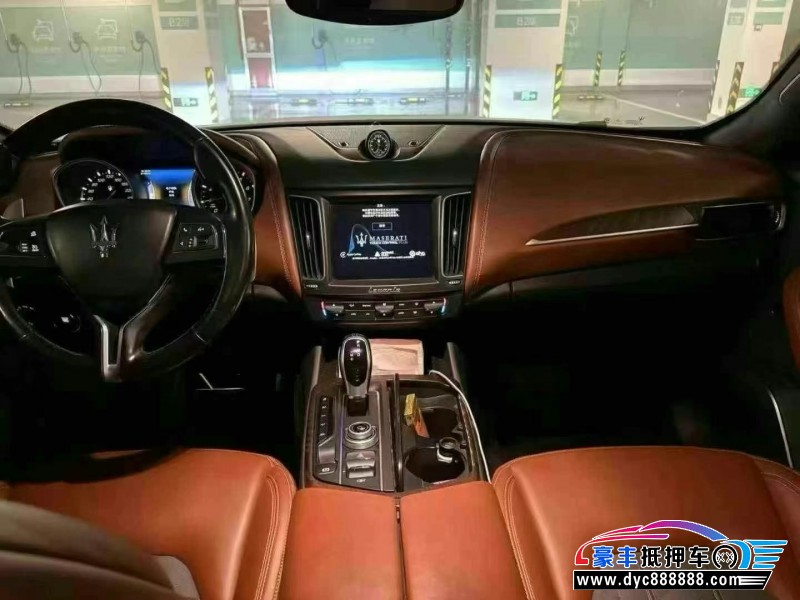 17年玛莎拉蒂莱万特轿车抵押车出售