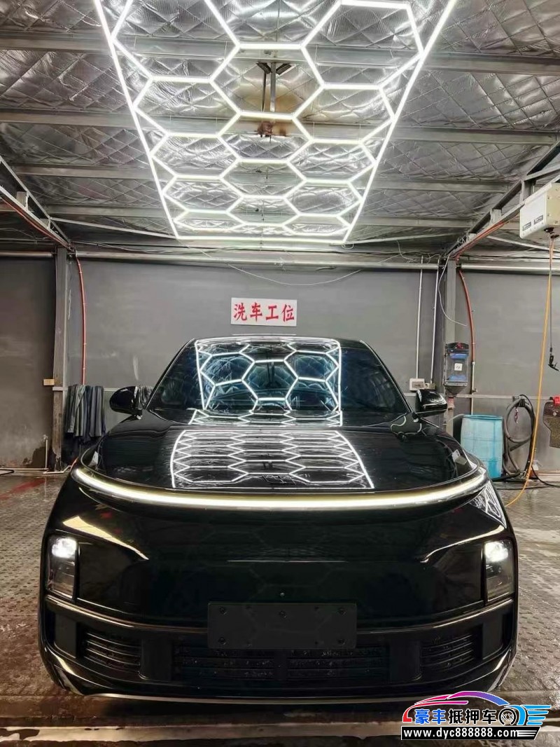 23年理想L8轿车抵押车出售