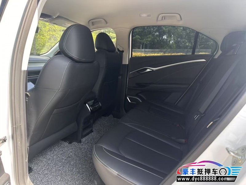 24年哪吒u-ll400轿车抵押车出售