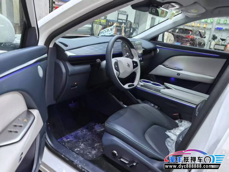 25年极狐阿尔法T轿车抵押车出售