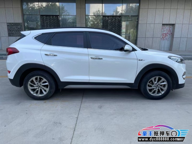 18年现代途胜轿车抵押车出售