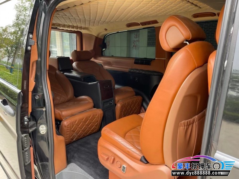 15年奔驰威霆轿车抵押车出售