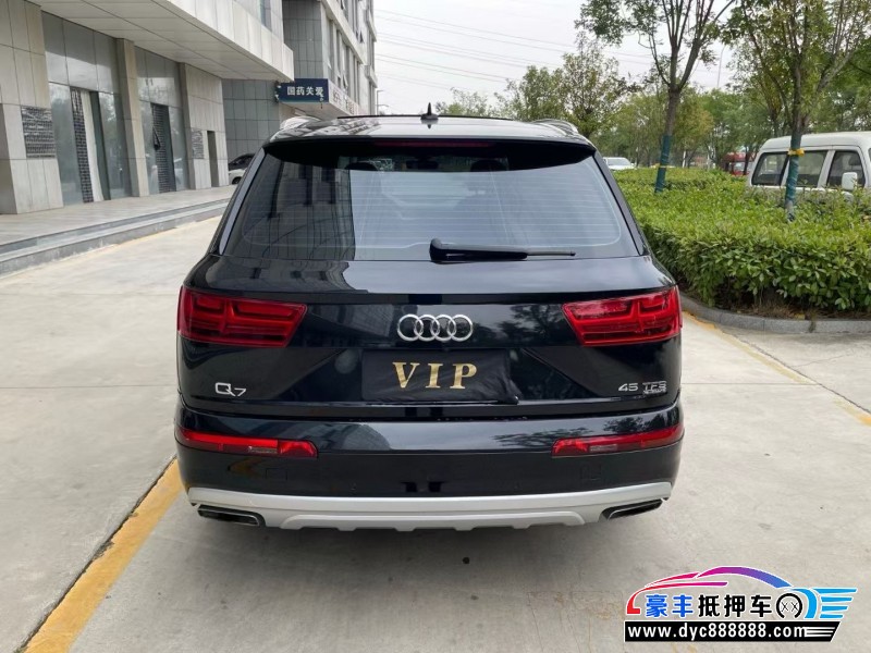17年奥迪Q7轿车抵押车出售
