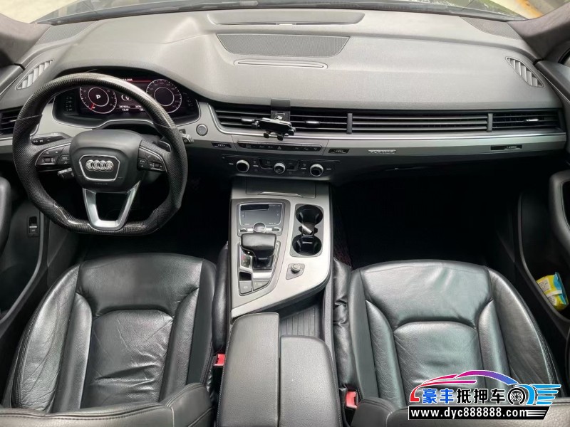 17年奥迪Q7轿车抵押车出售