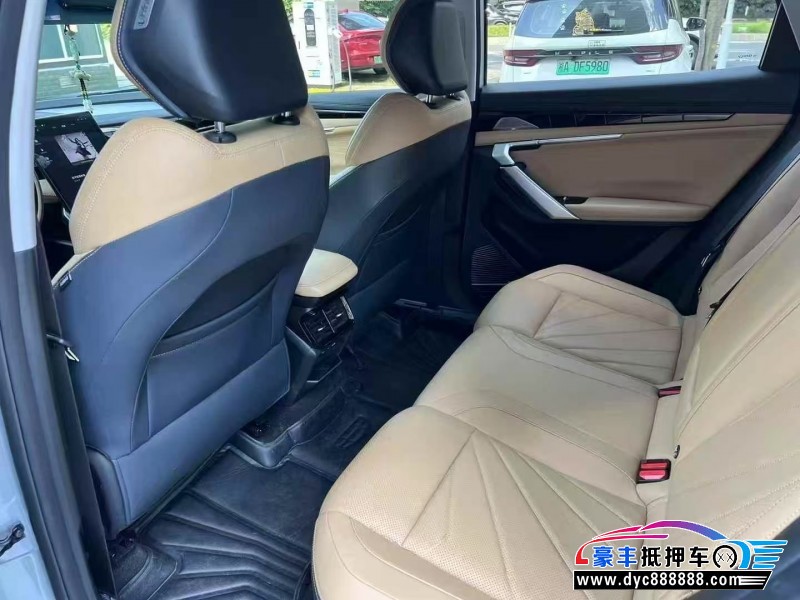 22年吉利博越轿车抵押车出售