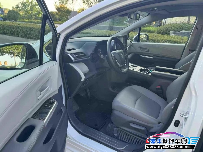 24年丰田格瑞维亚轿车抵押车出售