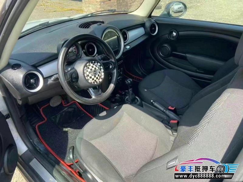 13年宝马MINI轿车抵押车出售