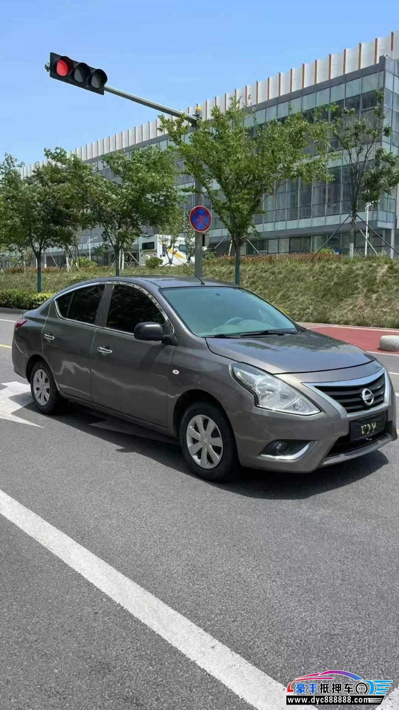 16年日产阳光轿车抵押车出售