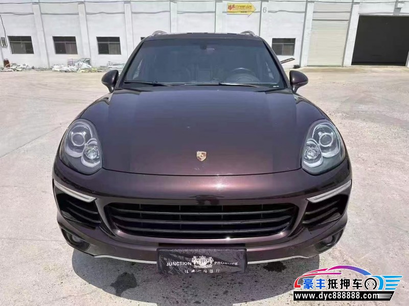 17年保时捷卡宴轿车