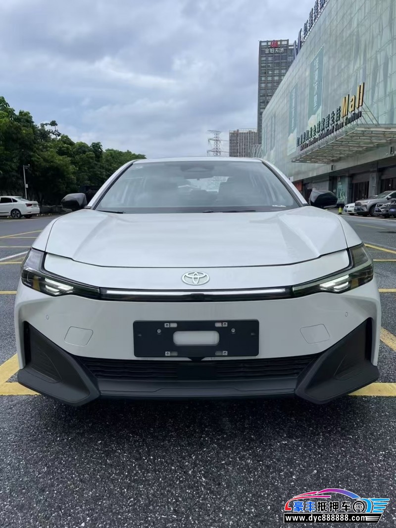 抵押车出售25年丰田BZ3轿车