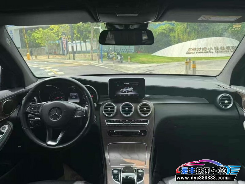 19年奔驰GLC轿车抵押车出售