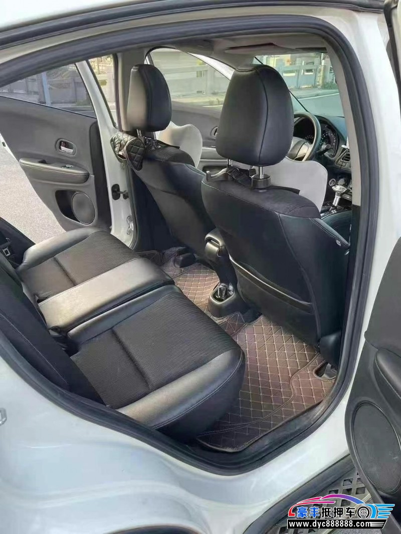 18年本田缤智轿车抵押车出售