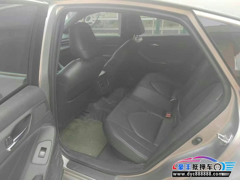 20年丰田亚洲龙轿车抵押车出售