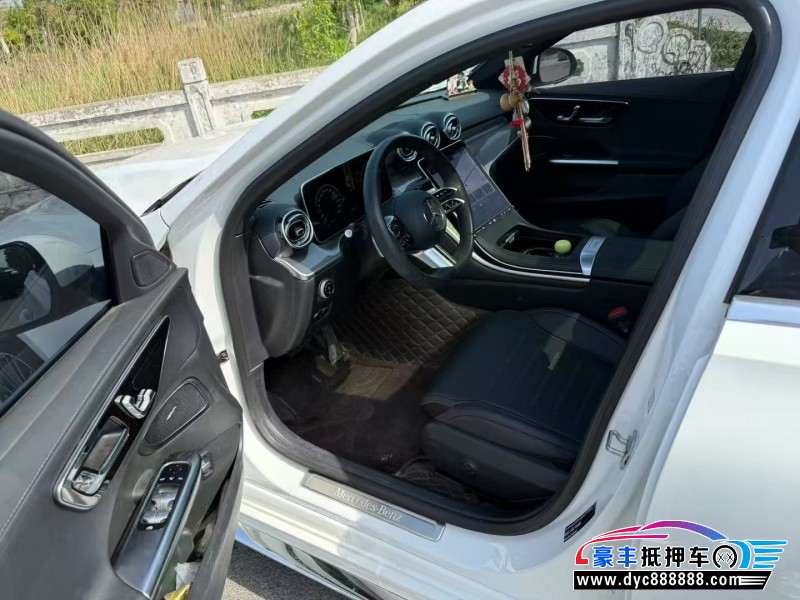 24年奔驰C轿车抵押车出售