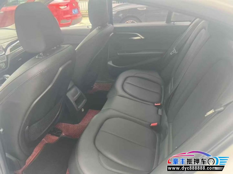 17年宝马1系轿车抵押车出售