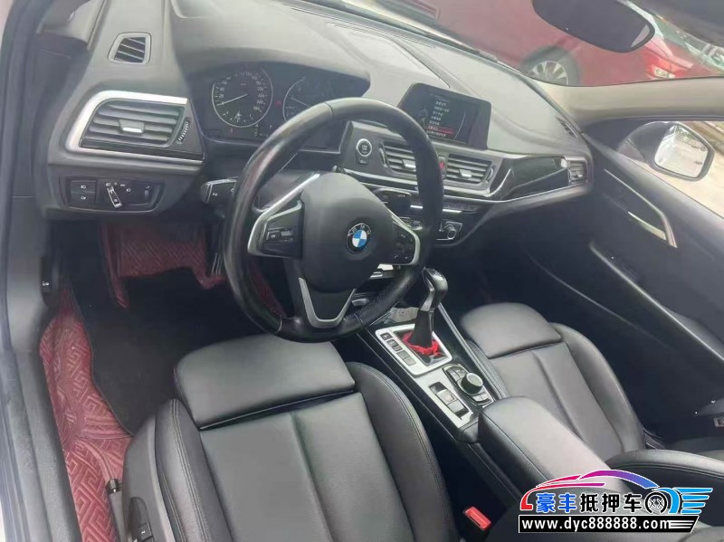 17年宝马1系轿车抵押车出售