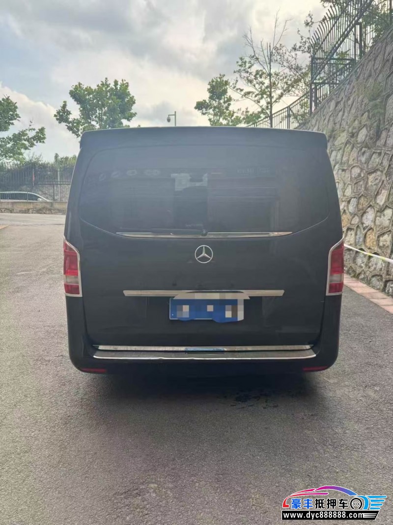 19年奔驰威霆轿车抵押车出售