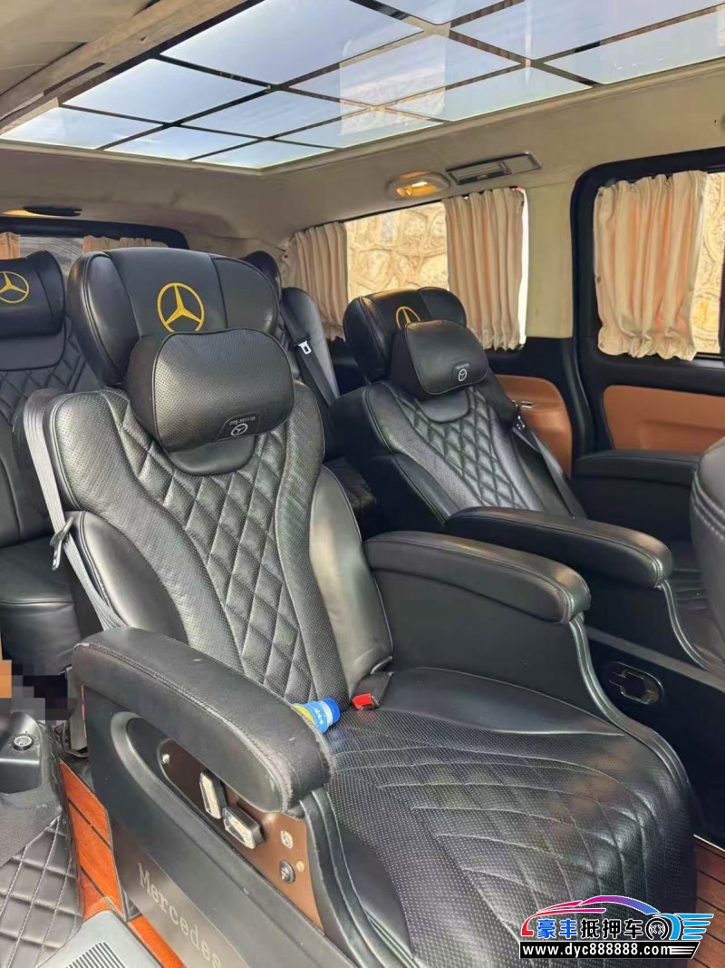 19年奔驰威霆轿车抵押车出售