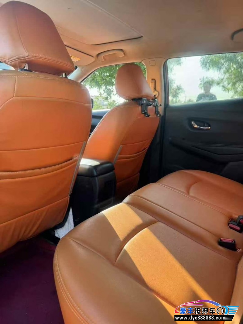 15年日产蓝鸟轿车抵押车出售