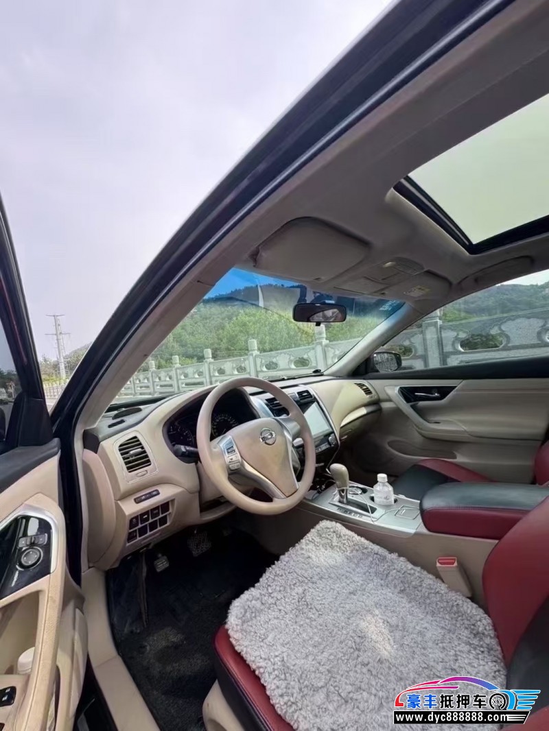 17年日产蓝鸟轿车抵押车出售