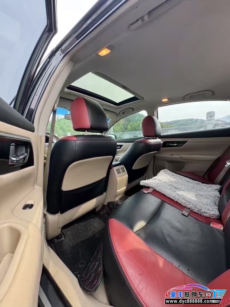 17年日产蓝鸟轿车抵押车出售