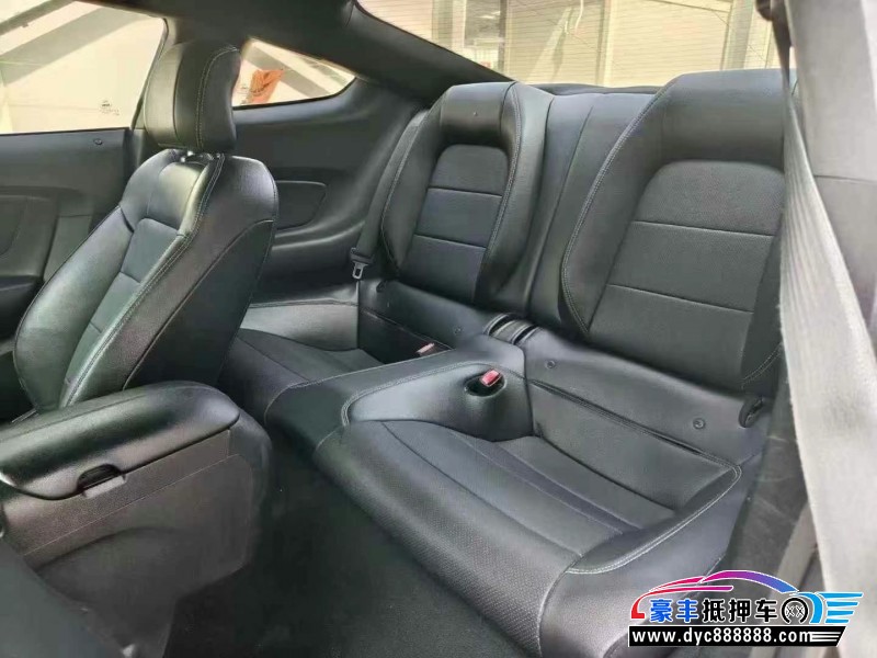 17年福特野马轿车抵押车出售