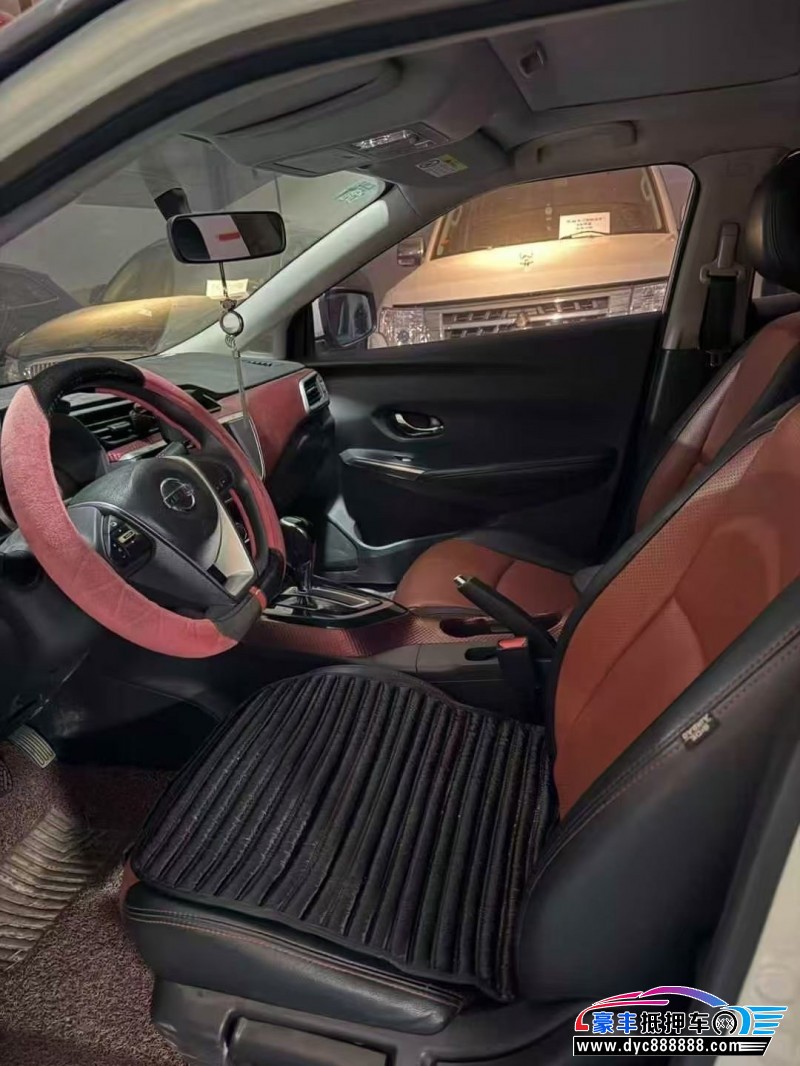 17年日产蓝鸟轿车抵押车出售