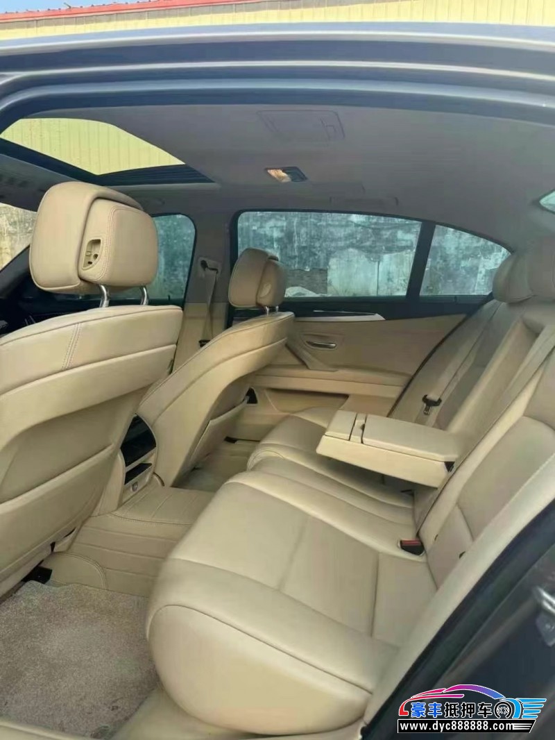 13年宝马5系轿车抵押车出售