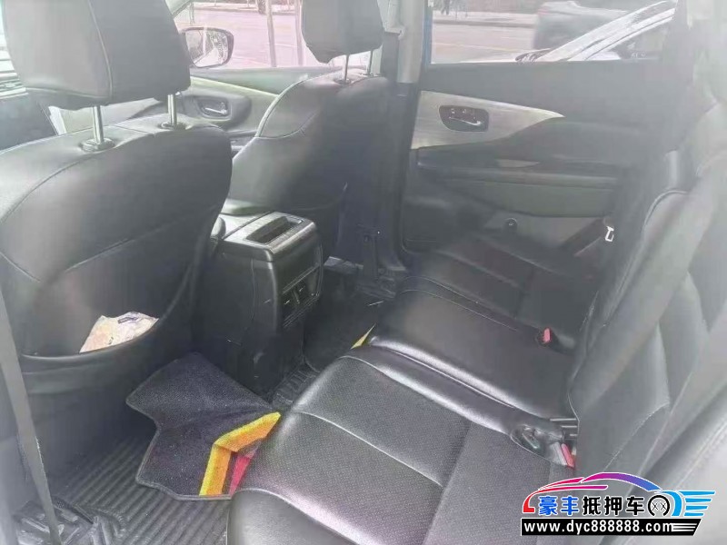 19年日产楼兰轿车抵押车出售