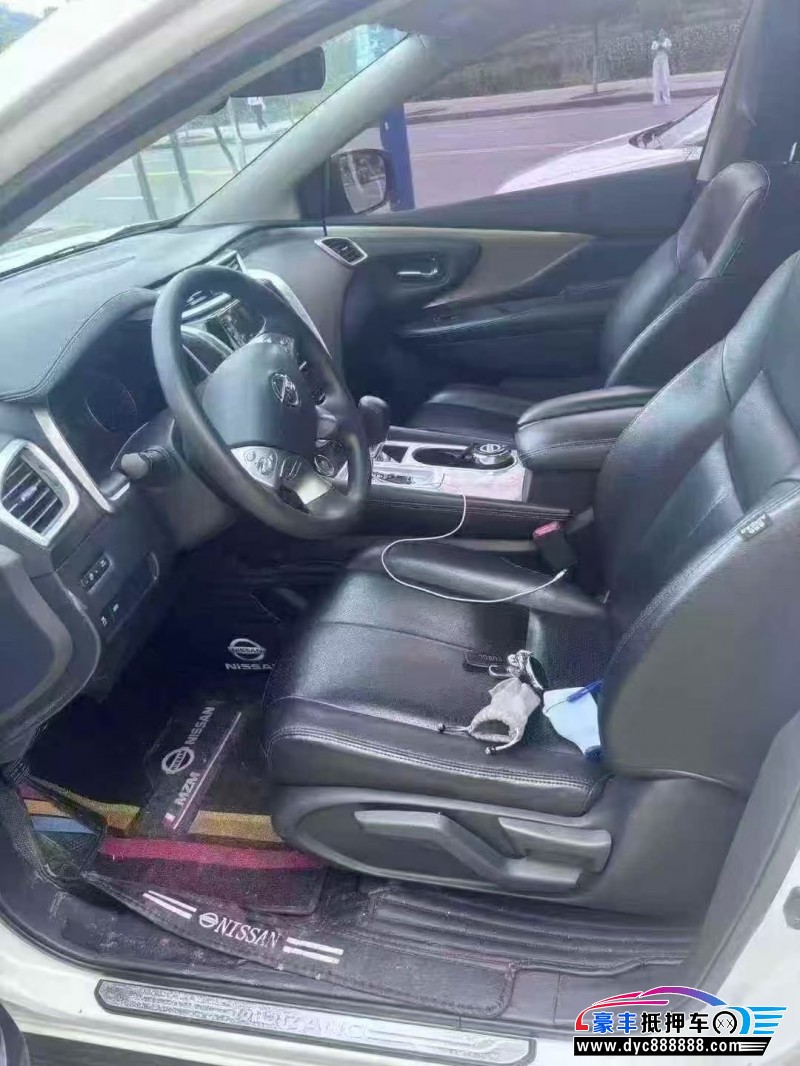 19年日产楼兰轿车抵押车出售
