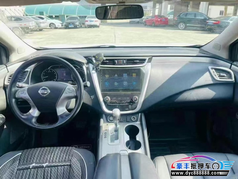 17年日产楼兰轿车抵押车出售