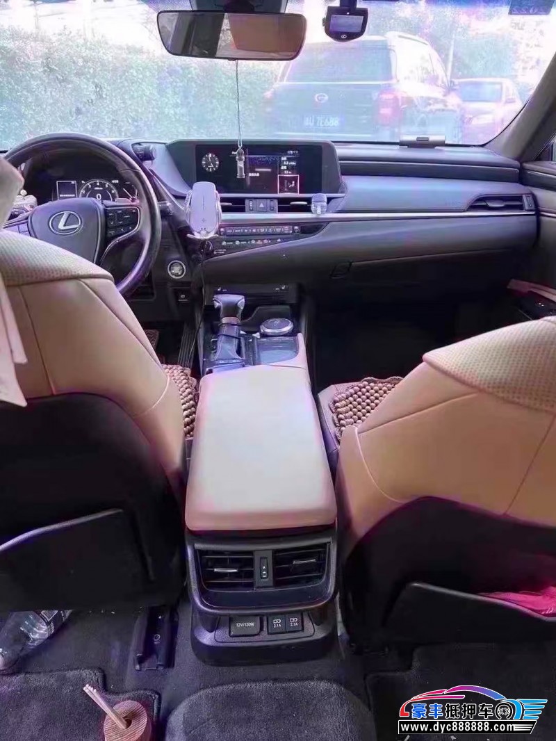 20年雷克萨斯ES轿车抵押车出售