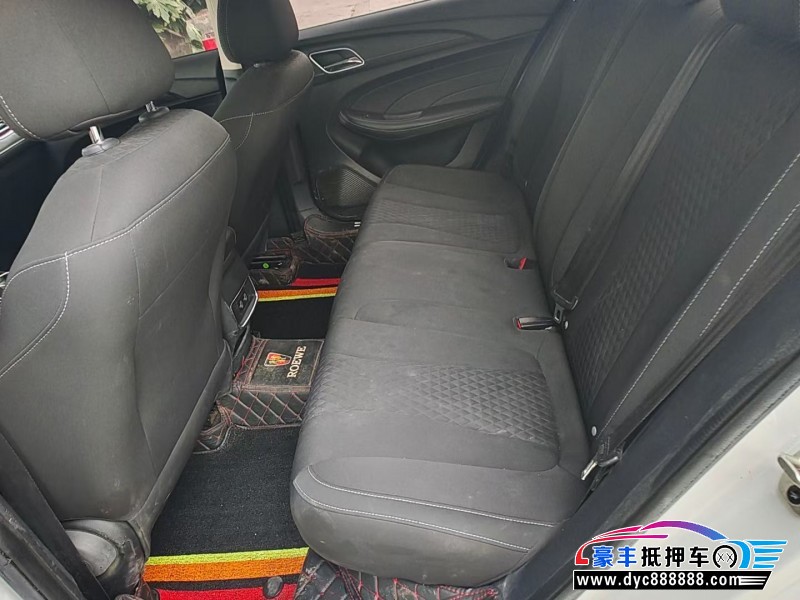 20年荣威i5轿车抵押车出售