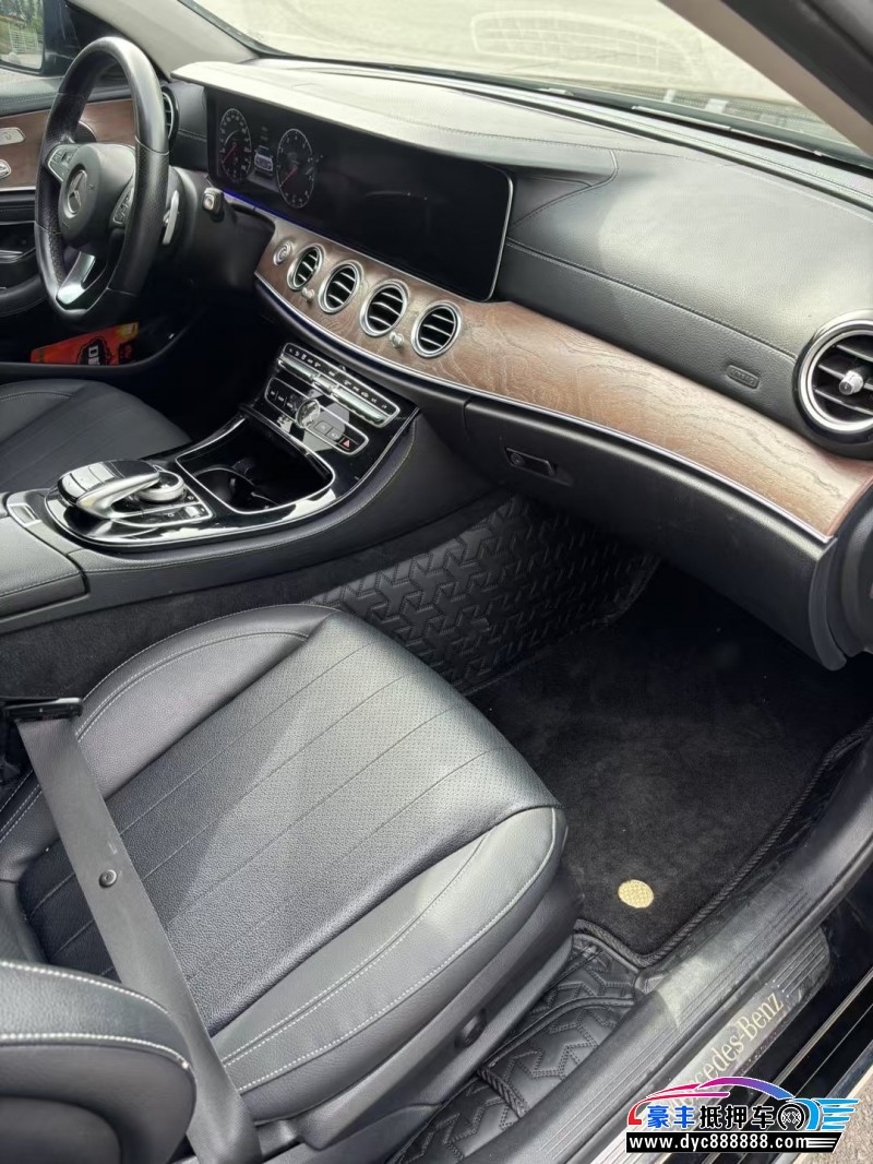 17年奔驰E轿车抵押车出售