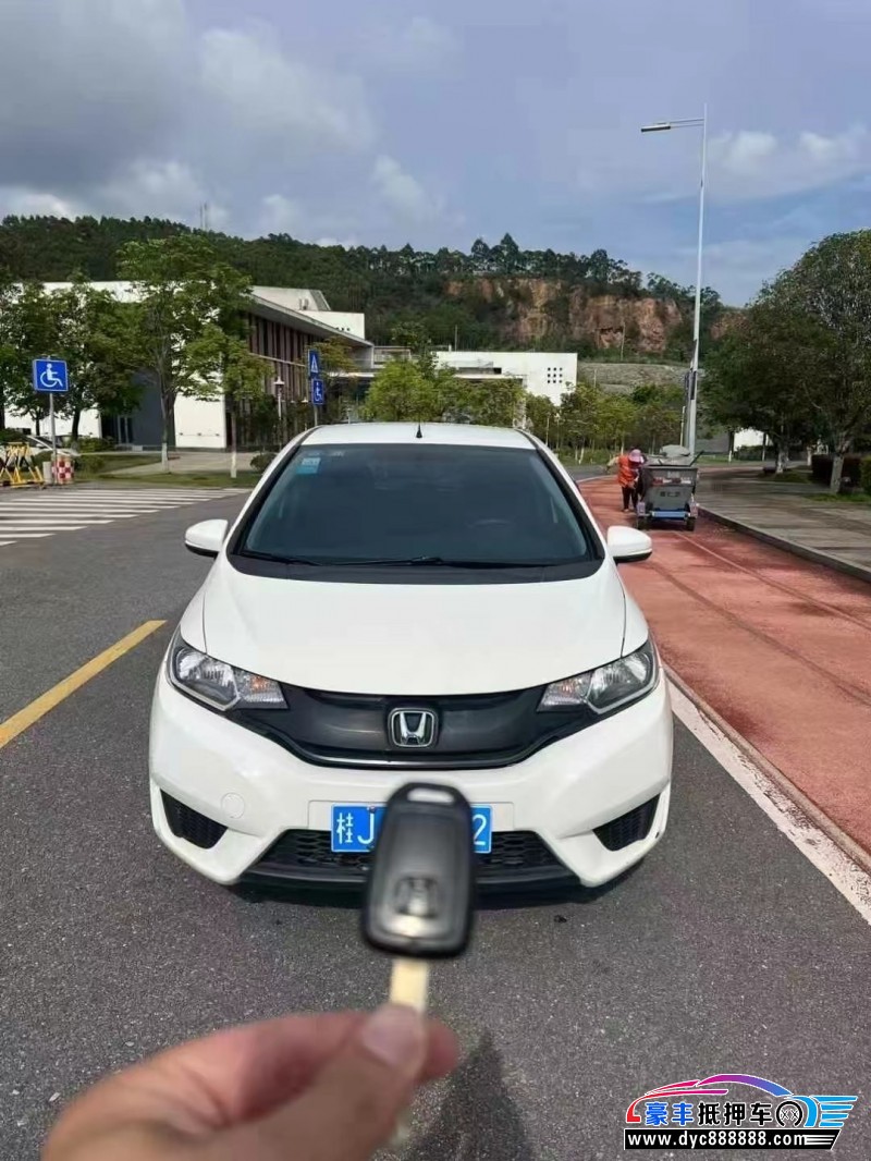 15年本田飞度轿车抵押车出售