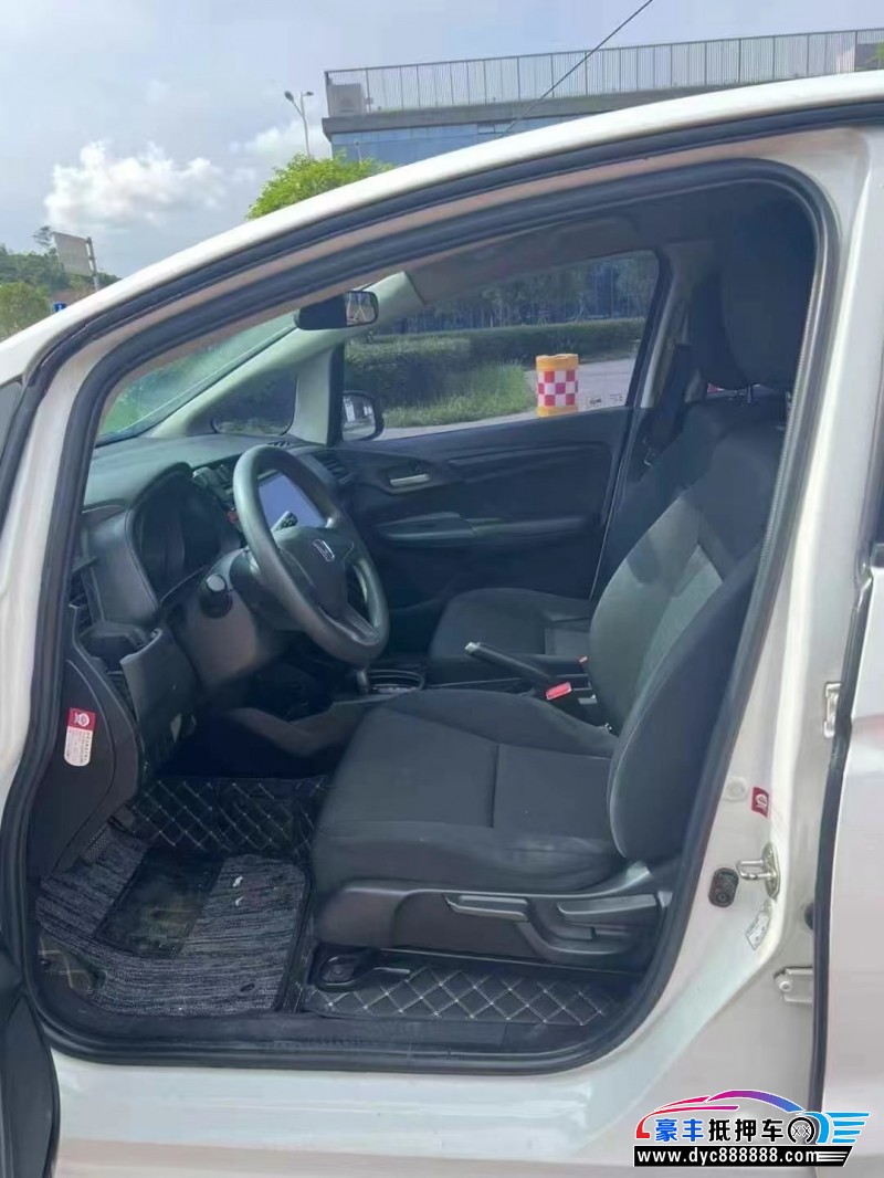 15年本田飞度轿车抵押车出售