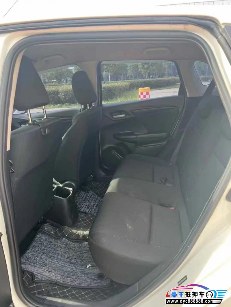 15年本田飞度轿车抵押车出售