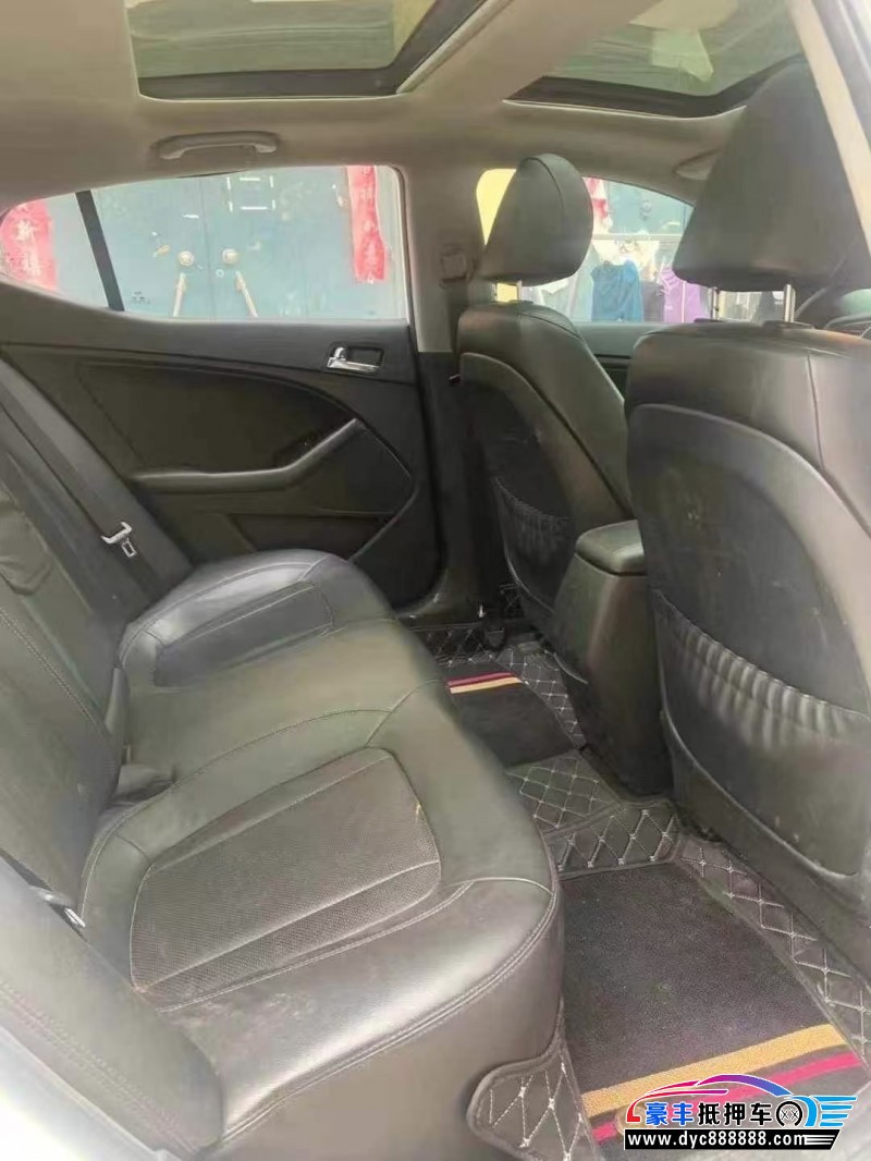 13年起亚K5轿车抵押车出售