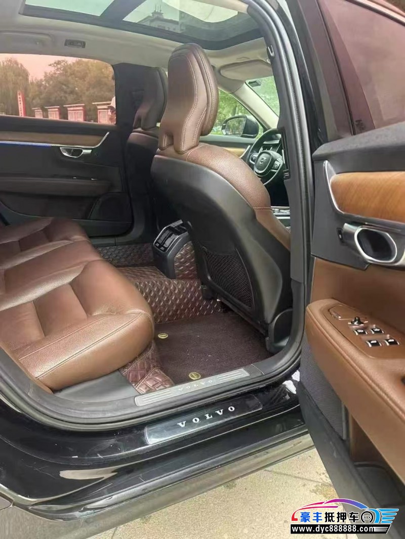 18年沃尔沃S90轿车抵押车出售