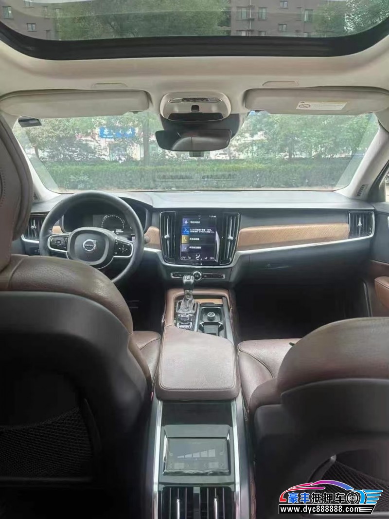 18年沃尔沃S90轿车抵押车出售