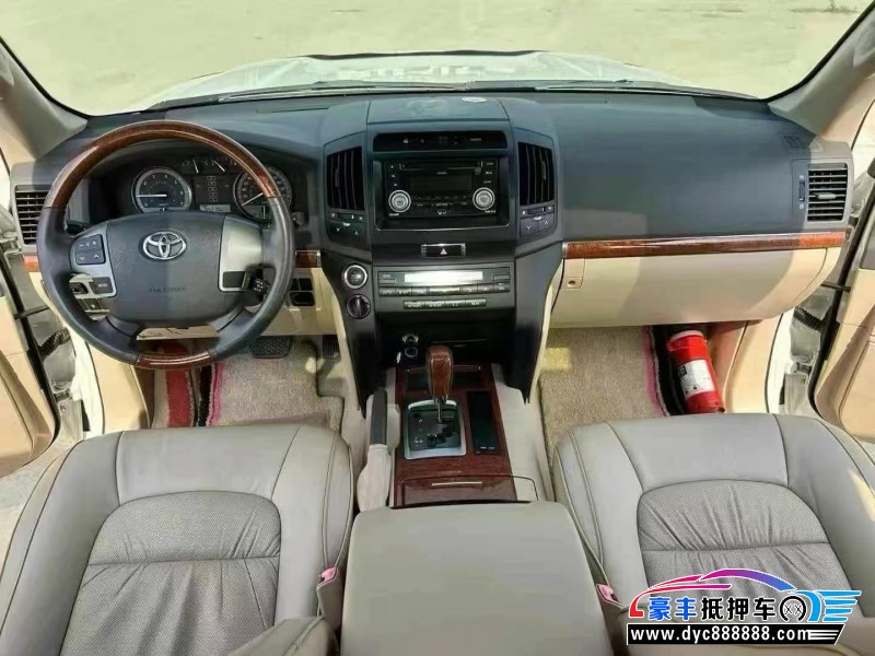 13年丰田兰德酷路泽（陆巡）轿车抵押车出售