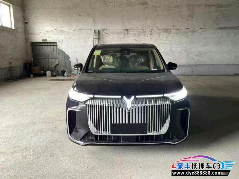 25年岚图梦想家轿车抵押车出售